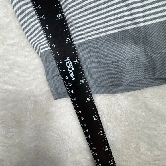 Calvin Klein Slim‎ Fit Shorts Striped Casual Walking Shorts Size 34 - Picture 7 of 9